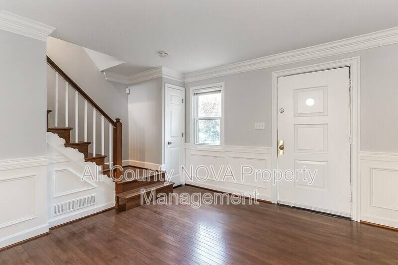 Townhouse for rent at 2236 Farrington Ave, Alexandria, VA 22303