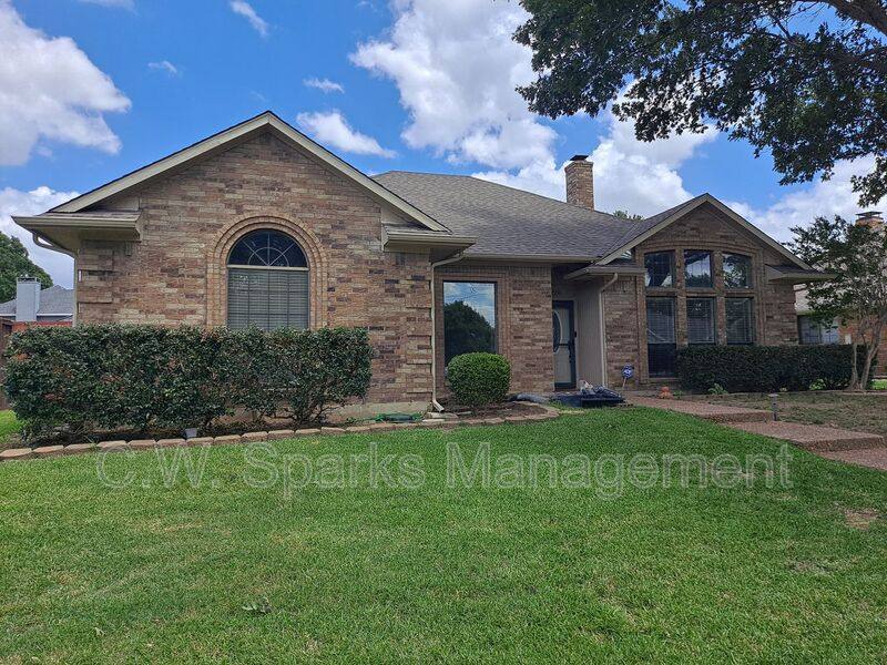 House for rent at 1228 Shawnee Trail, Carrollton, TX 75007