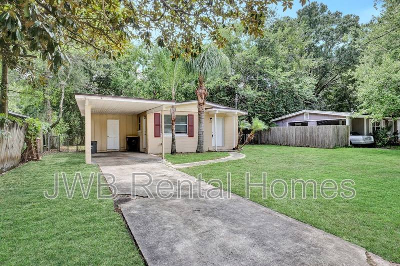 House for rent at 1165 Denaud St, Jacksonville, FL 32205