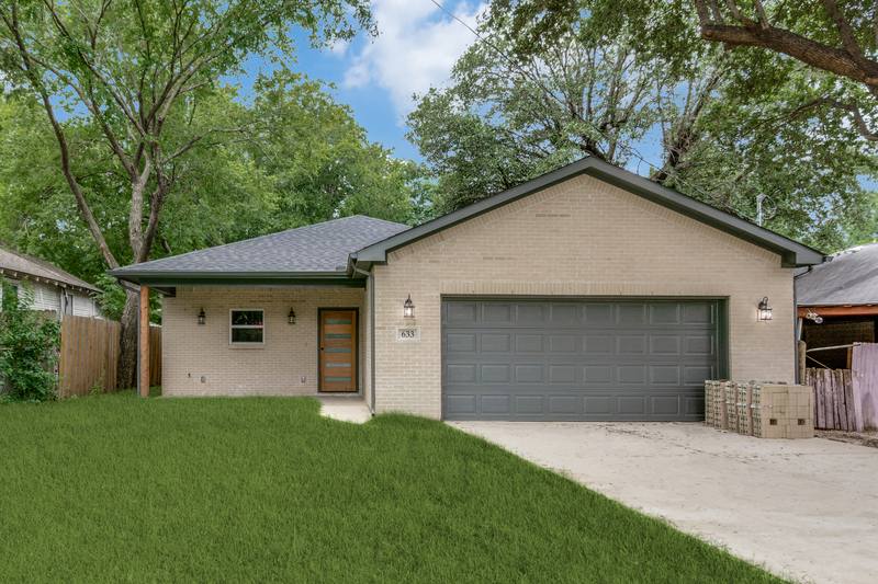 House for rent at 633 Helena St, Dallas, TX 75217