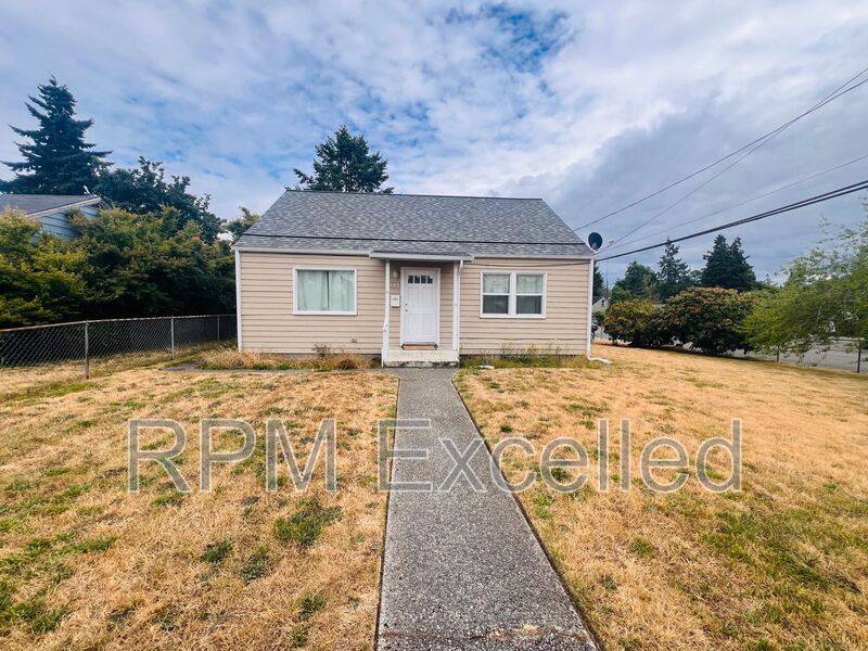 House for rent at 841 S Macarthur St, Tacoma, WA 98406