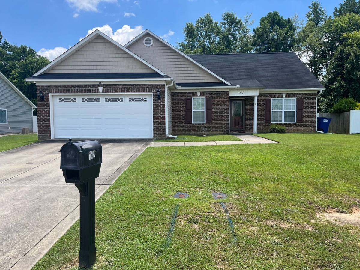 House for rent at 142 Crestwood Lane, Raeford, NC 28376