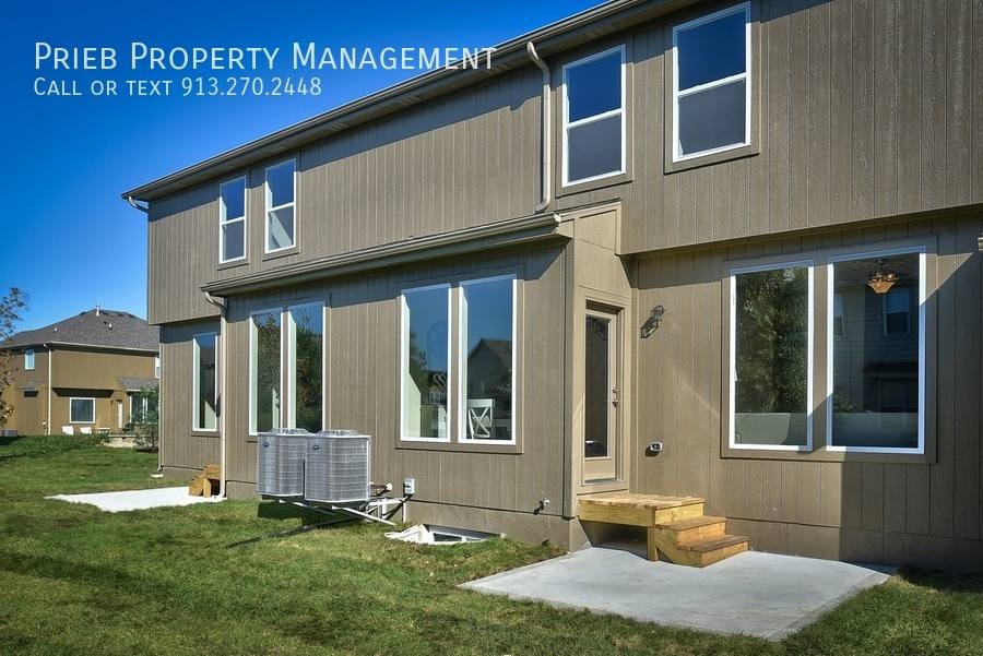 Townhouse for rent at 23240 W 87th Terrace #BUILDING 19, Lenexa, KS 66227