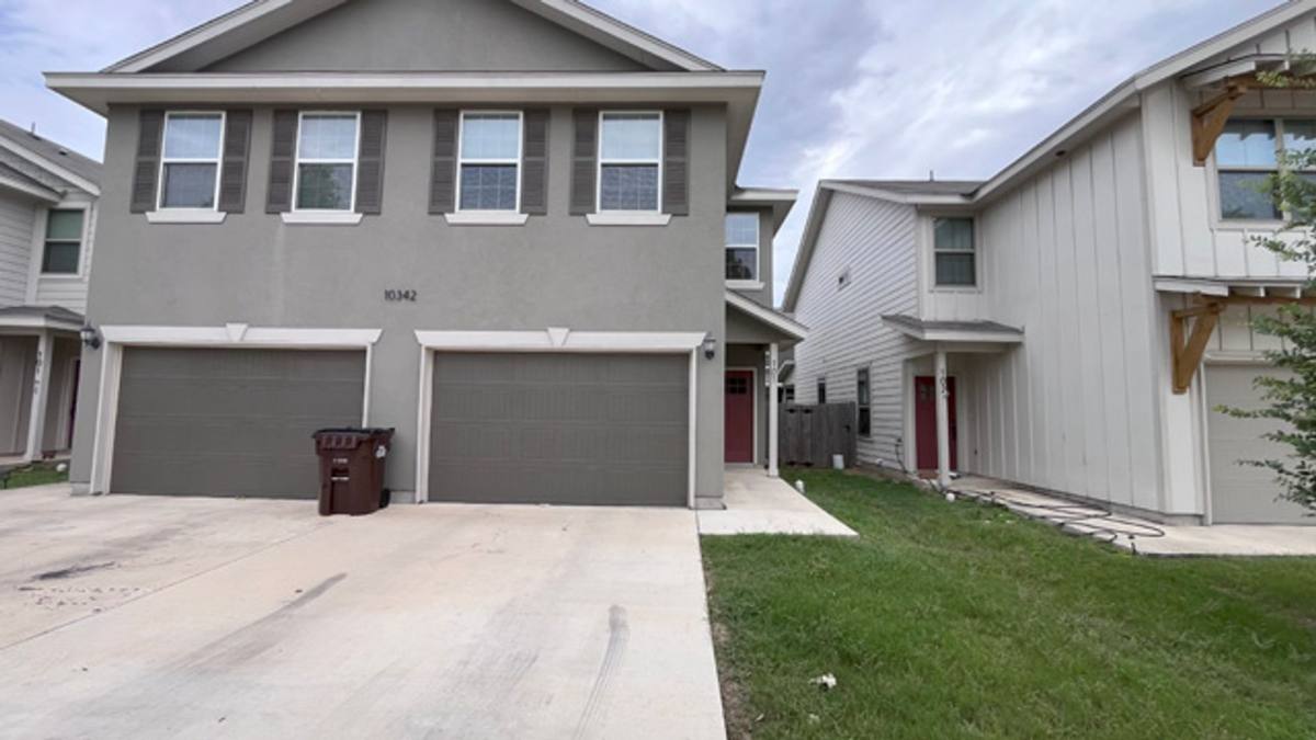Townhouse for rent at 10342 Lynwood Branch #101, San Antonio, TX 78245