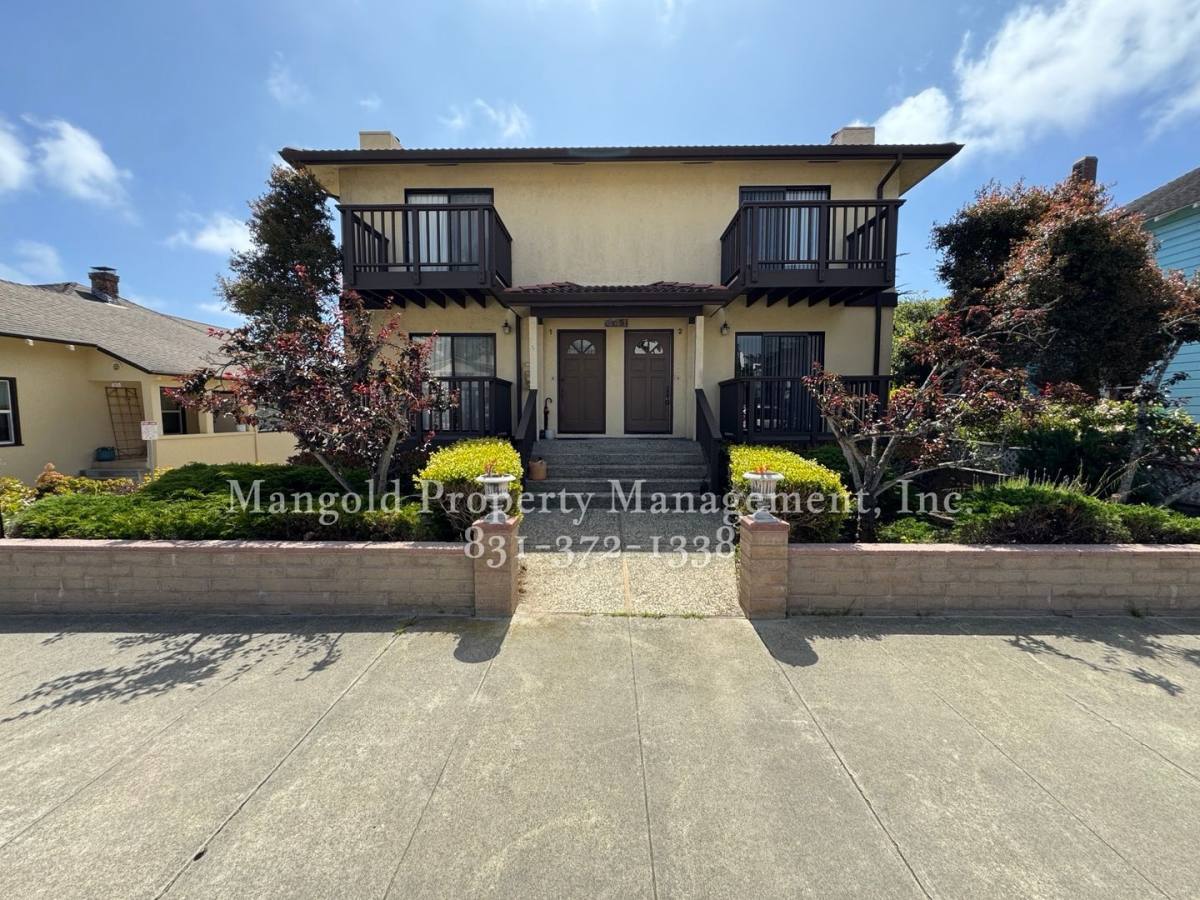 Townhouse for rent at 441 Monroe St, Monterey, CA 93940