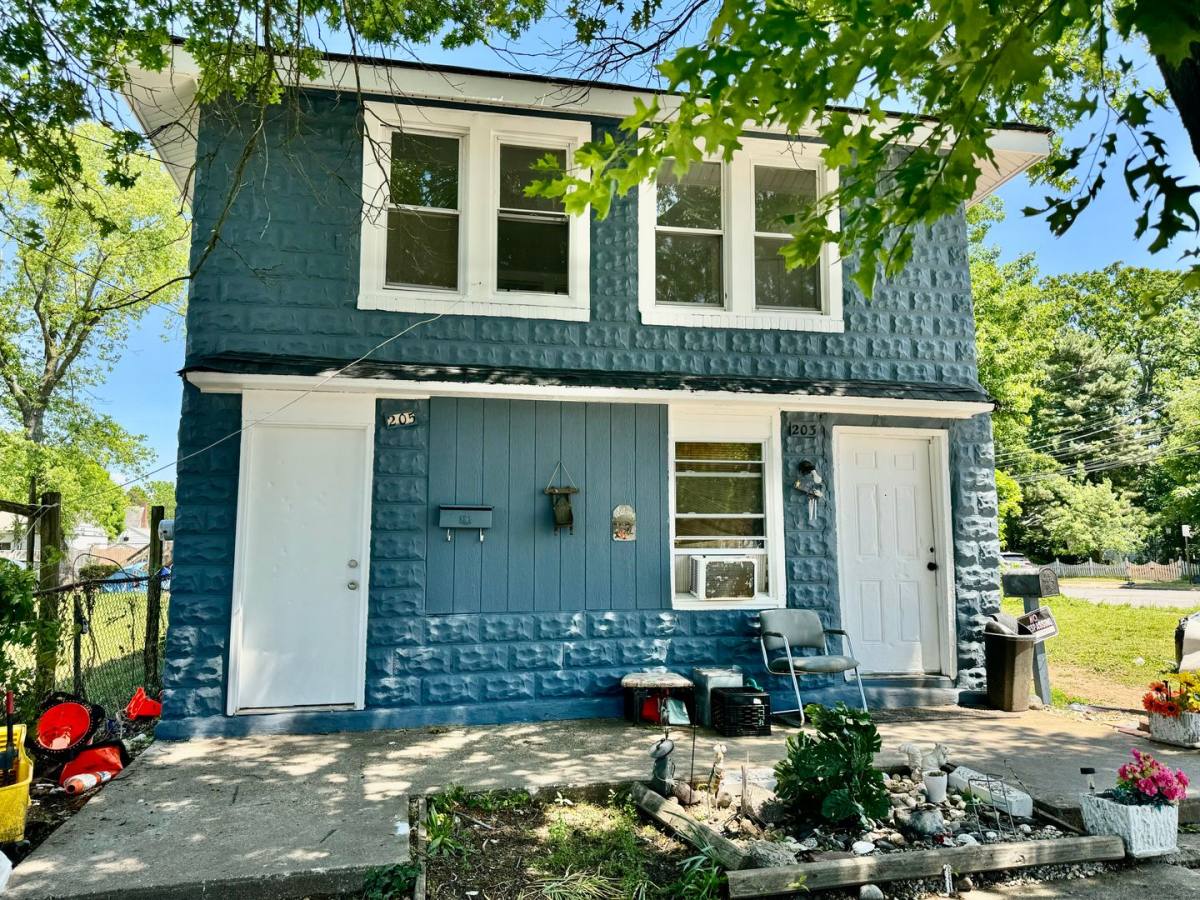 Apartment for rent at 203-205 N 4th St, Millville, NJ 08332