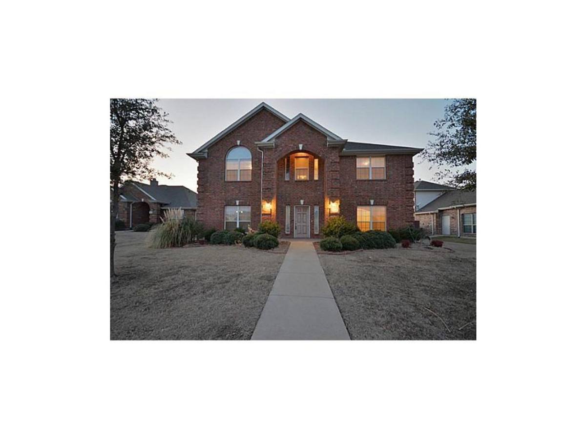 House for rent at 9843 Chamber Hall Dr, Frisco, TX 75033