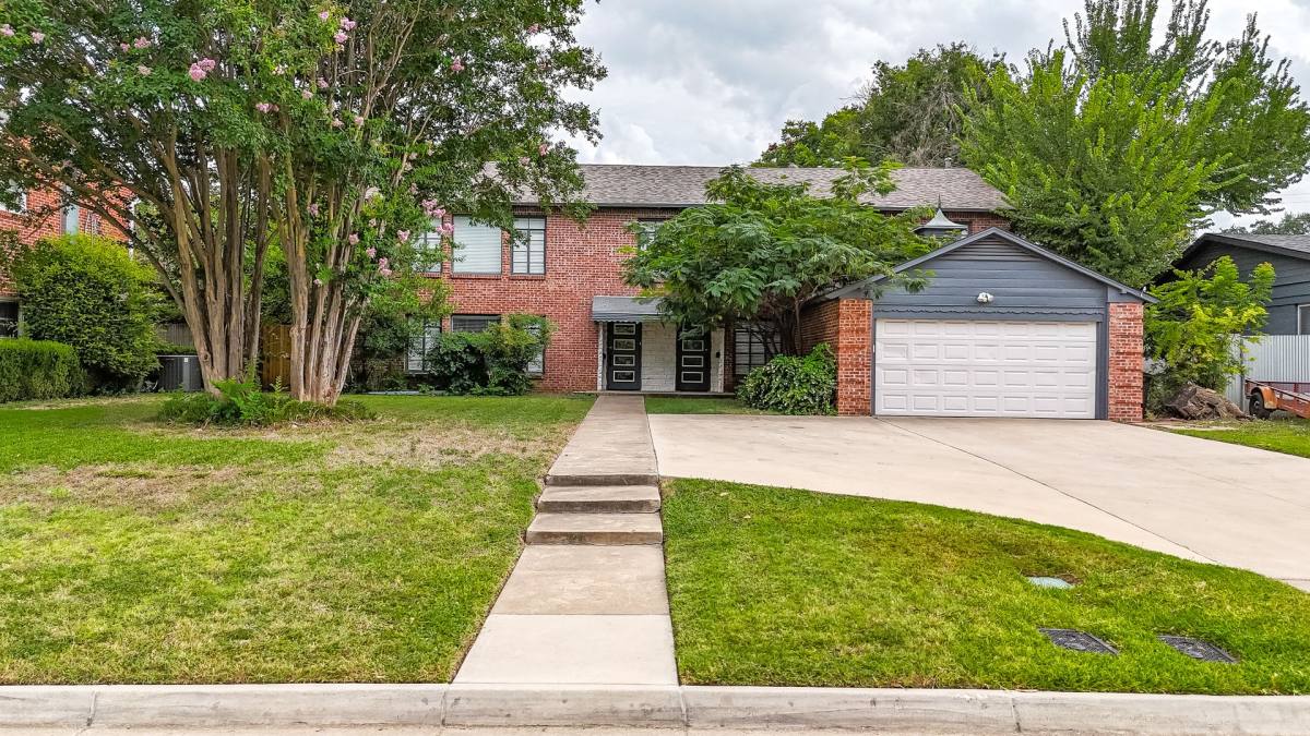 Apartment for rent at 3605 Shelby Dr, Fort Worth, TX 76109