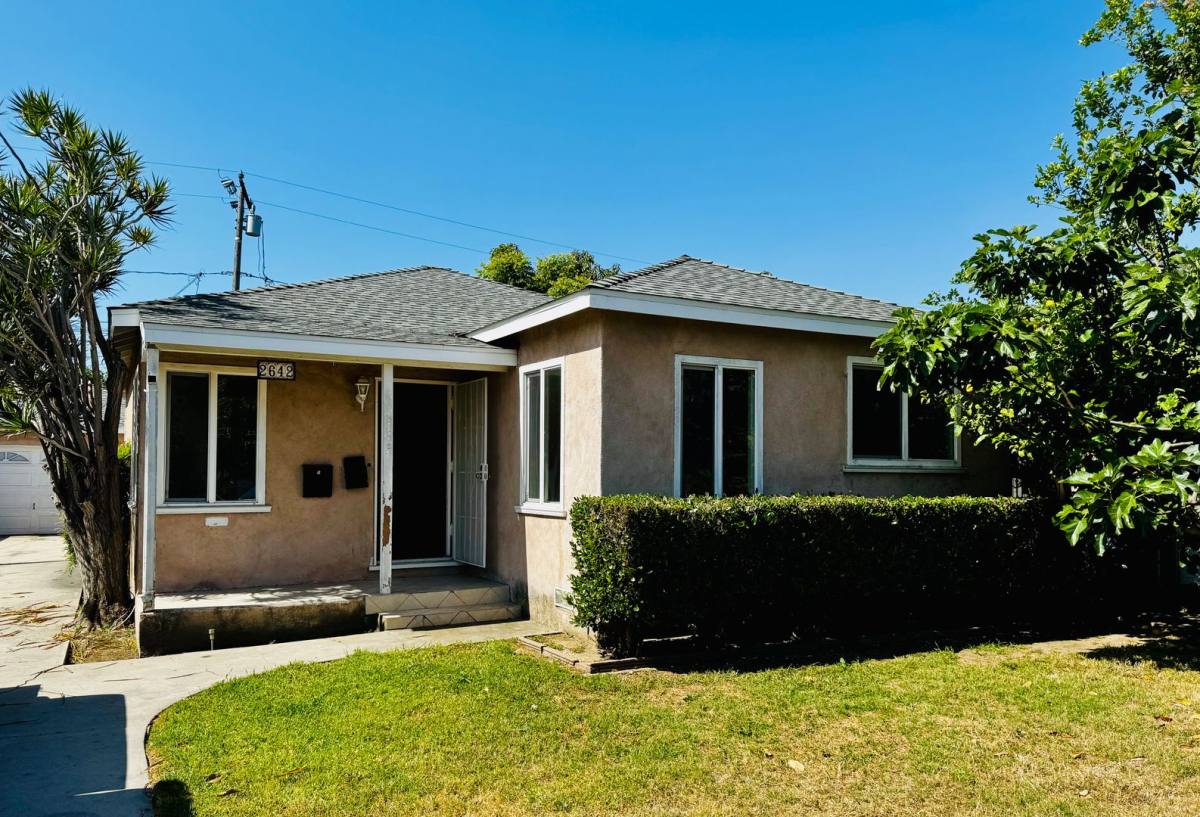 Apartment for rent at 2642 E Adams, Long Beach, CA 90810