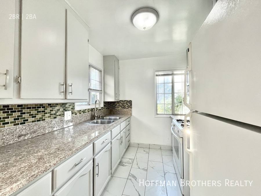 Apartment for rent at 1142 S Bedford St #1, Los Angeles, CA 90035