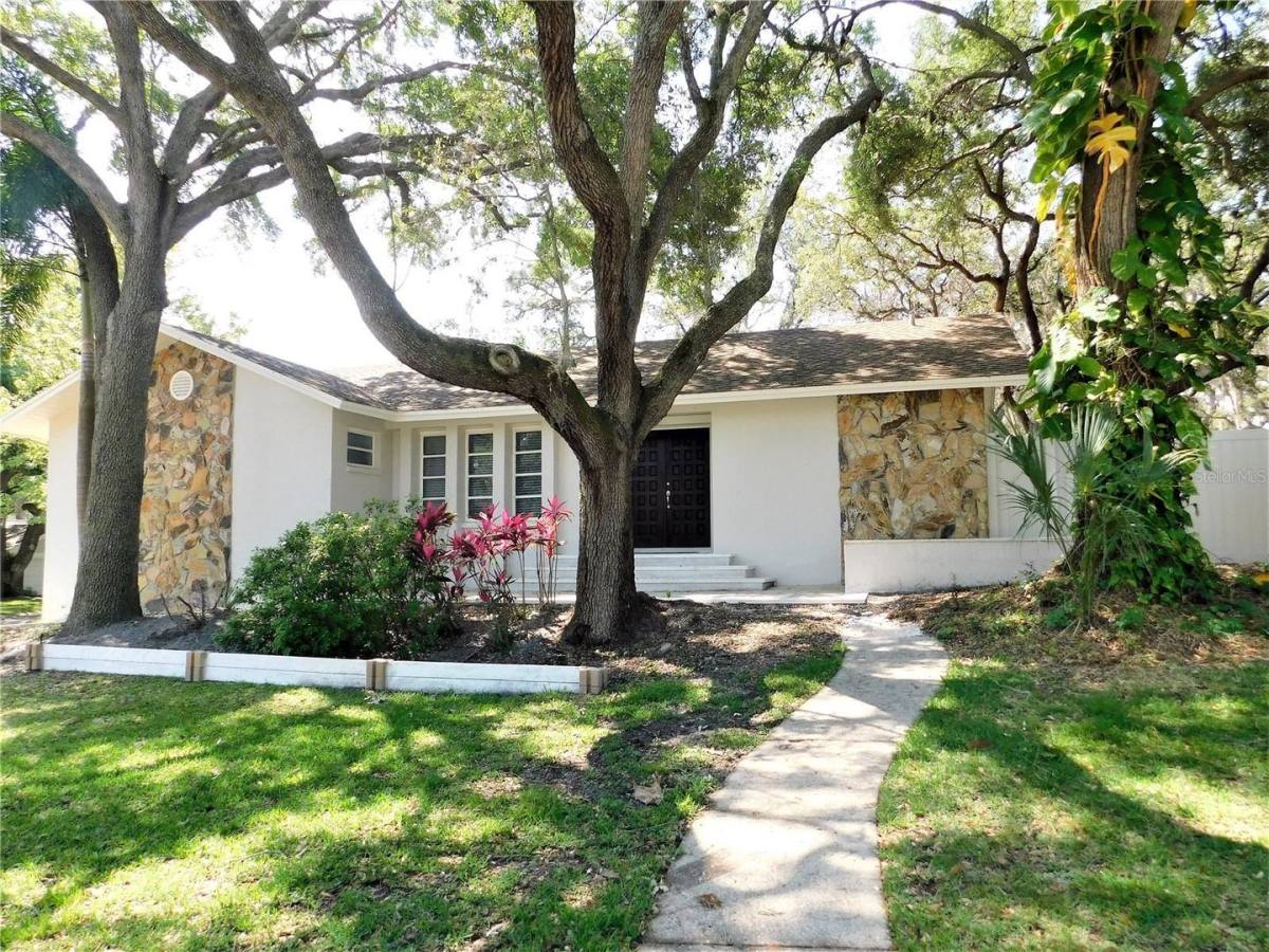 House for rent at 23 Hickory Lane, Safety Harbor, FL 34695