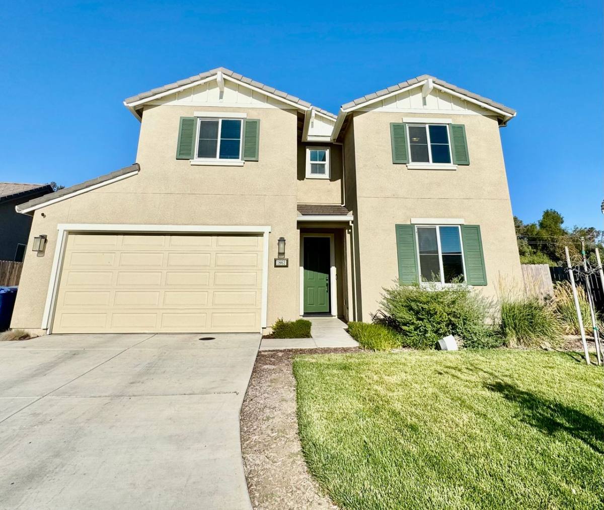 House for rent at 1862 Dunite Dr, Los Banos, CA 93635