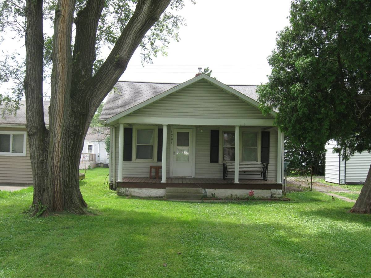 House for rent at 1701 N New York Ave, Muncie, IN 47304