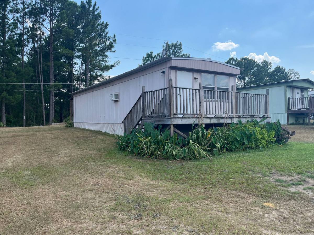 Apartment for rent at 56 Cook Rd, Hazlehurst, GA 31539