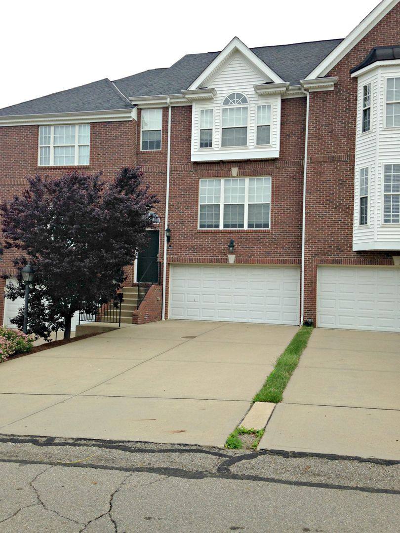 Townhouse for rent at 7022 Crider Rd, Mars, PA 16046