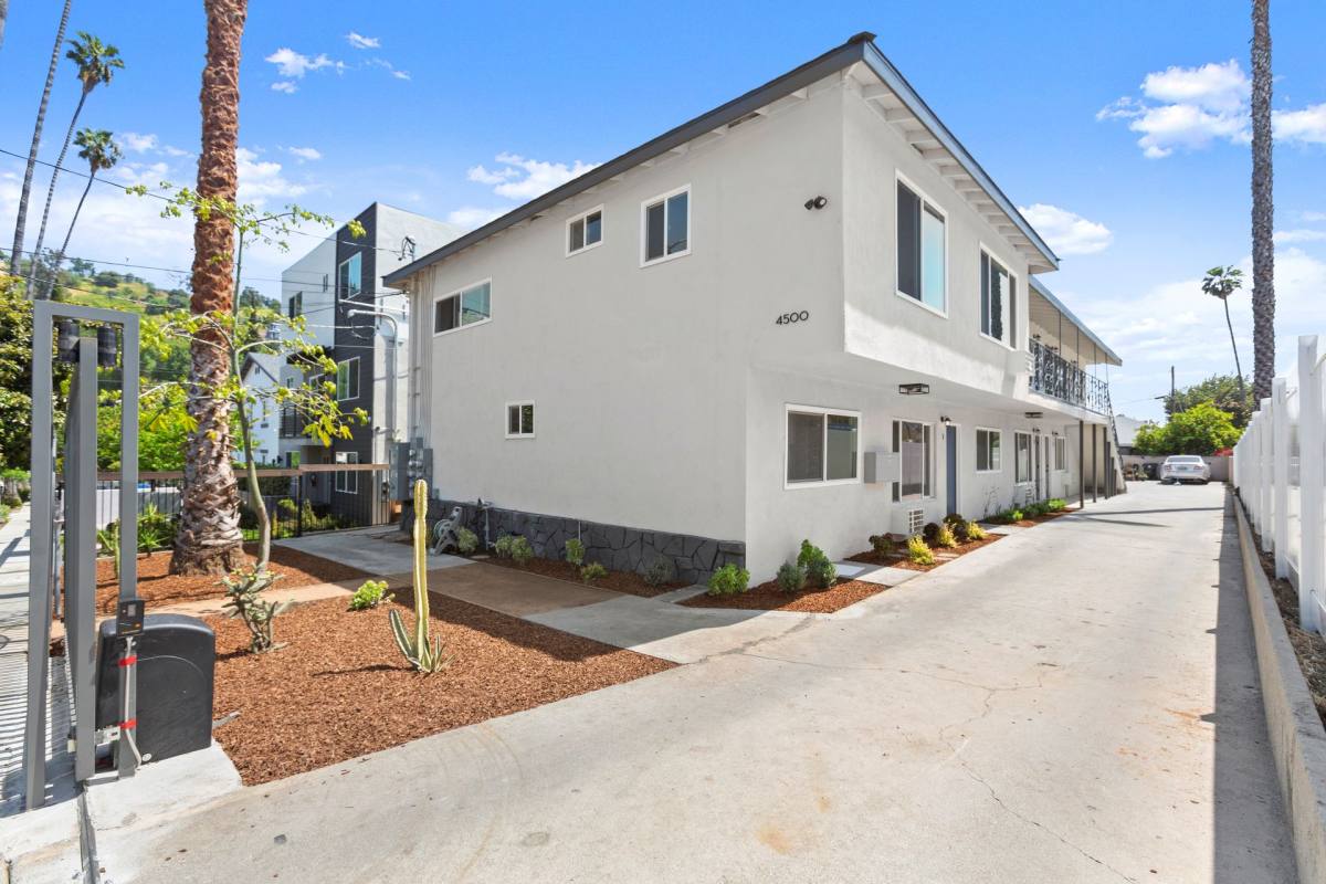 Apartment for rent at 4500 Esmeralda St, Los Angeles, CA 90032