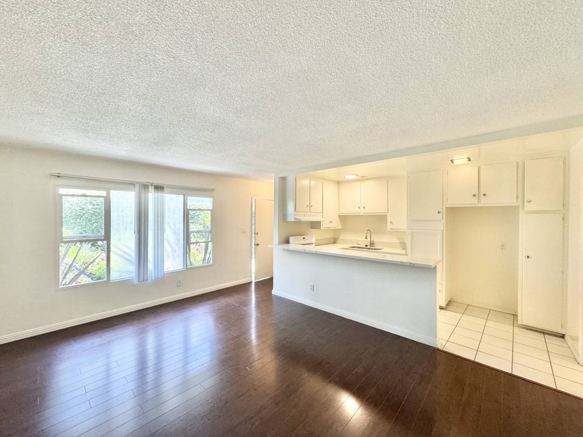 Apartment for rent at 3718 Mentone Ave #2, Los Angeles, CA 90034
