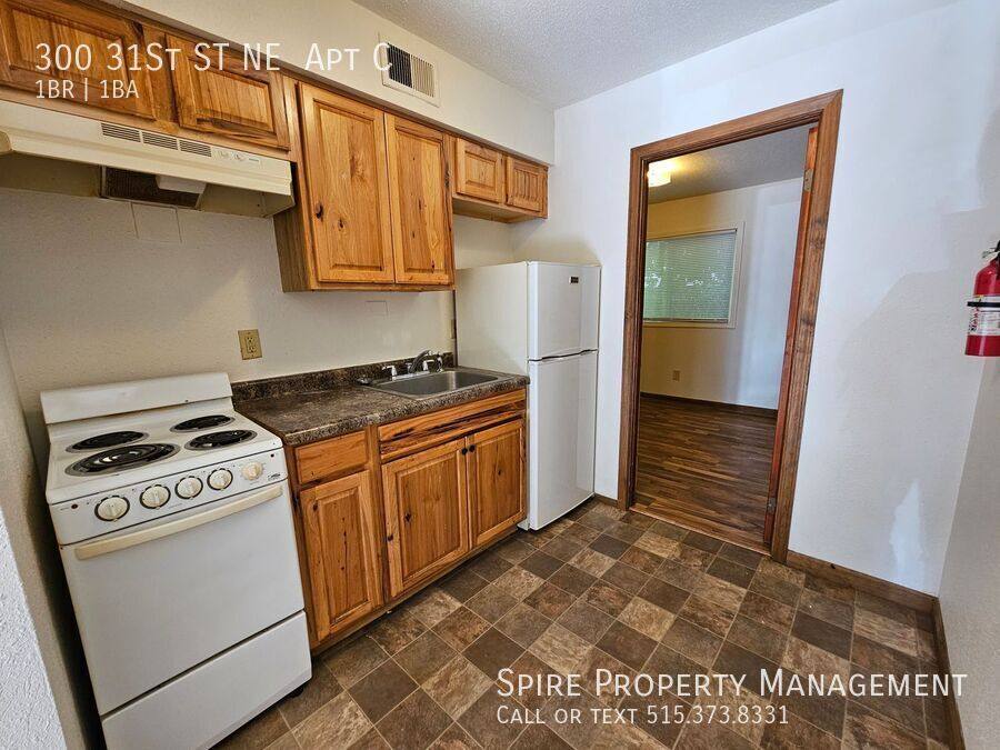 Apartment for rent at 300 31st St NE #C, Cedar Rapids, IA 52402