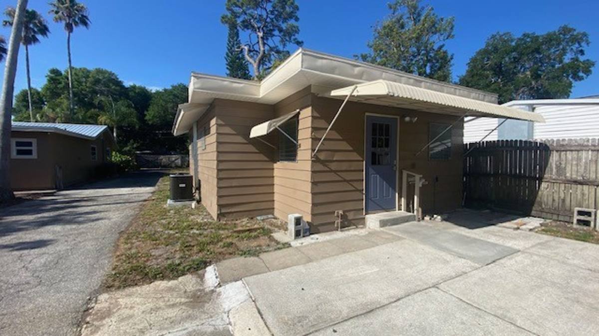 Apartment for rent at 1107 Colleton Dr, Sarasota, FL 34234