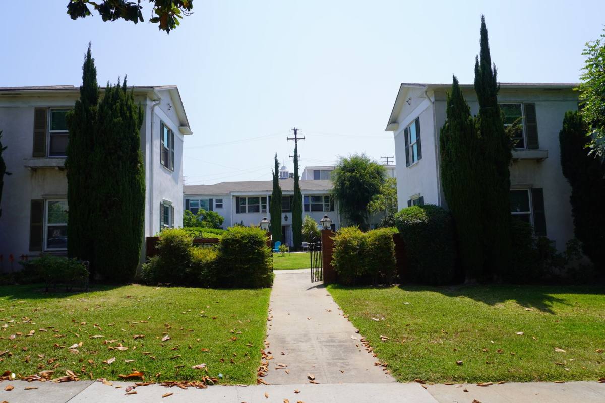 Apartment for rent at 608 Orange Grove Ave, South Pasadena, CA 91030