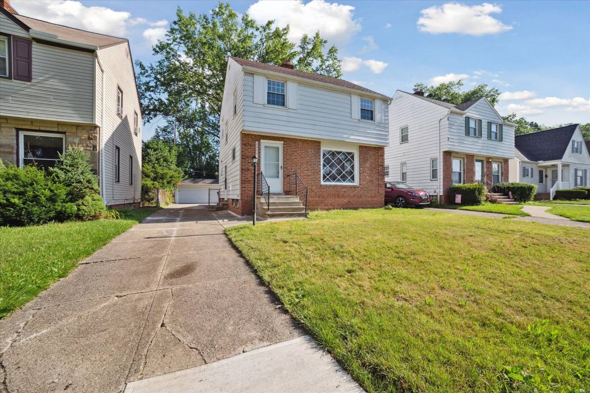 House for rent at 13511 Thraves Rd, Cleveland, OH 44125