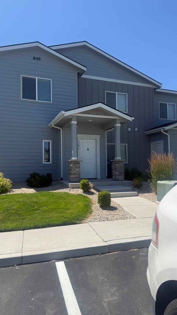 Townhouse for rent at 845 W Backpack Lane #101, Kuna, ID 83634