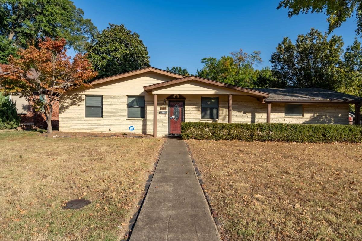 House for rent at 5247 S Columbia Ave, Tulsa, OK 74105