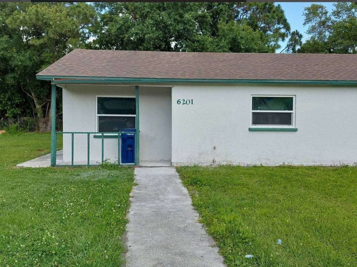 House for rent at 6201 12th St Court E, Bradenton, FL 34203