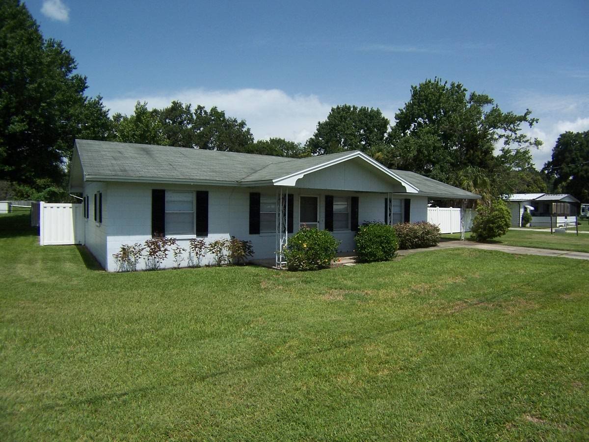 House for rent at 2024 15th St SW, Winter Haven, FL 33880
