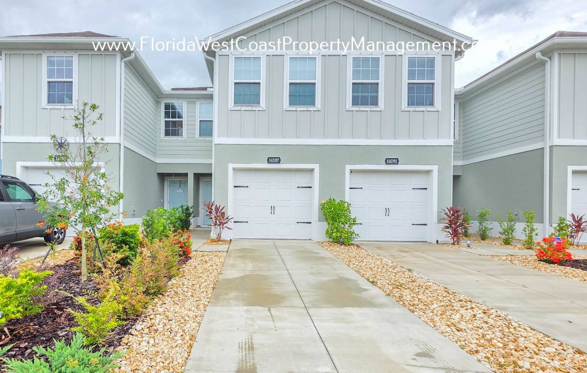 Townhouse for rent at 14187 Crimson Ave, Bradenton, FL 34211