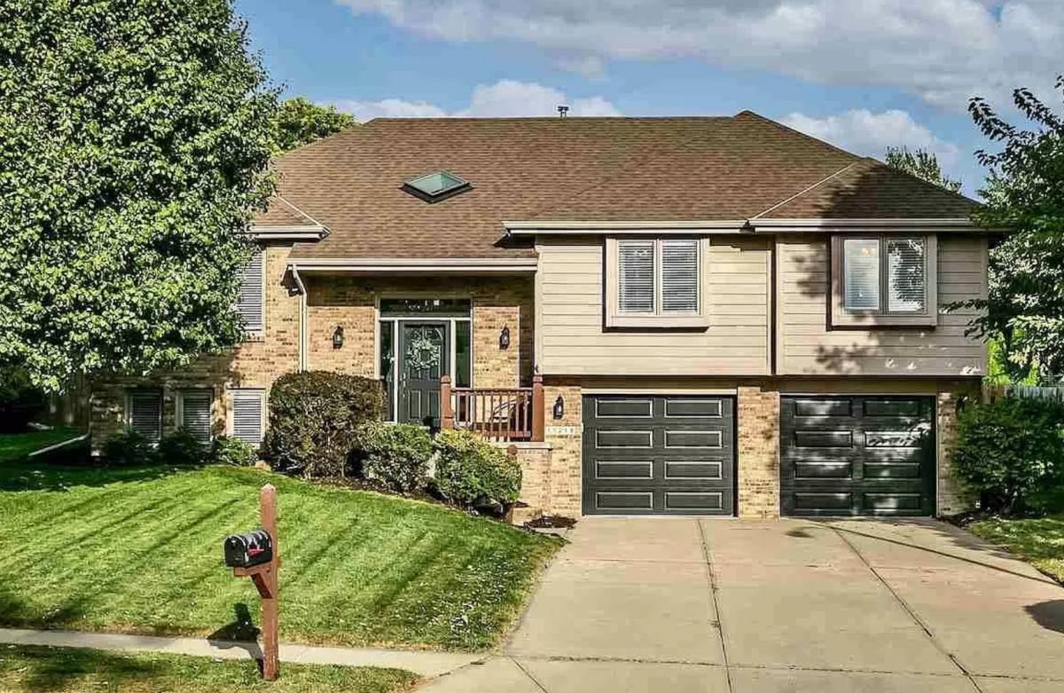 House for rent at 17218 Pine St, Omaha, NE 68130