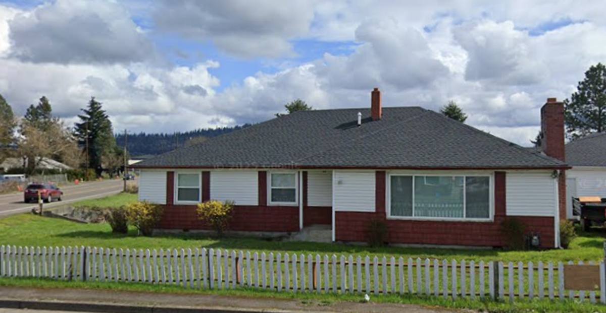 House for rent at 2015 Stoltz Hill Rd, Lebanon, OR 97355