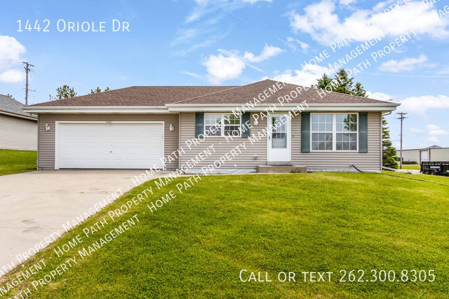 House for rent at 1442 Oriole Dr, Hartford, WI 53027