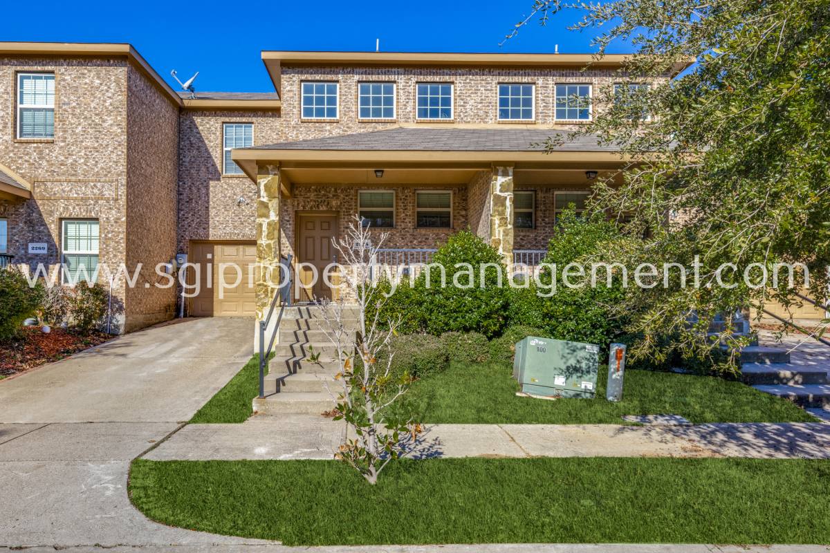 Townhouse for rent at 2265 Stonebrook Lane, Mesquite, TX 75181
