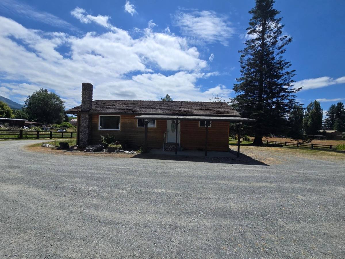 House for rent at 23777 Old Day Creek Rd, Sedro Woolley, WA 98284