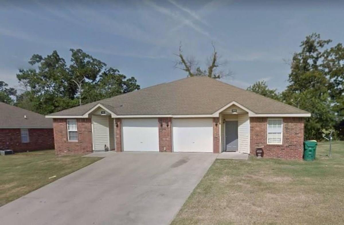 Apartment for rent at 207-209 Graystone, Centerton, AR 72719