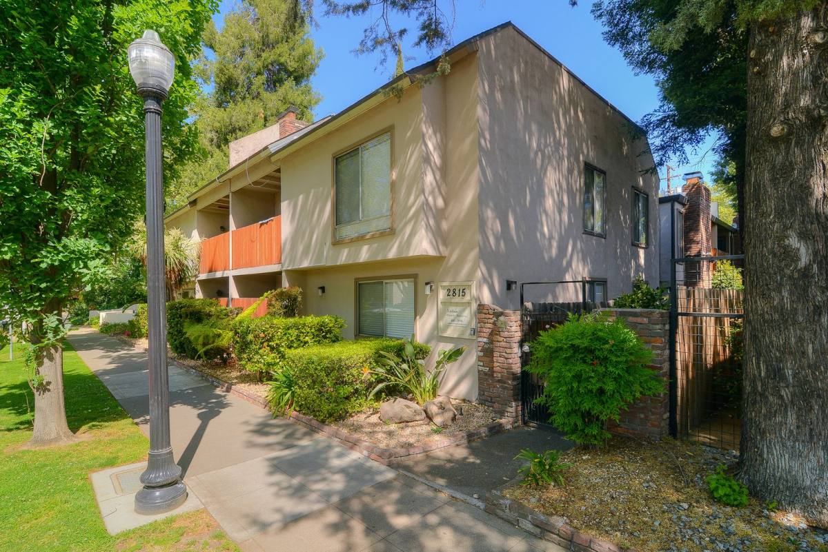 Apartment for rent at 2811-15 E St, Sacramento, CA 95816