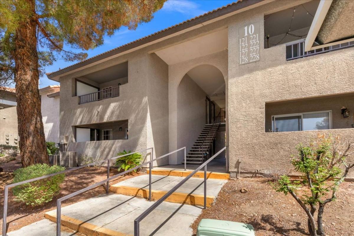 Condo for rent at 2606 S Durango Dr, Las Vegas, NV 89117