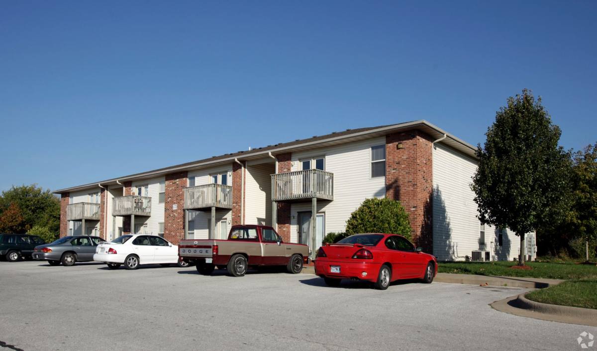 Apartment for rent at 1300-1459 W Eaglewood Dr, Nixa, MO 65714