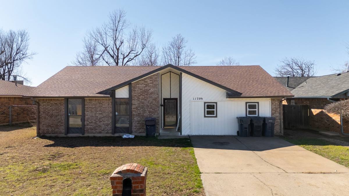 House for rent at 11709 N Lee Place, Oklahoma City, OK 73114