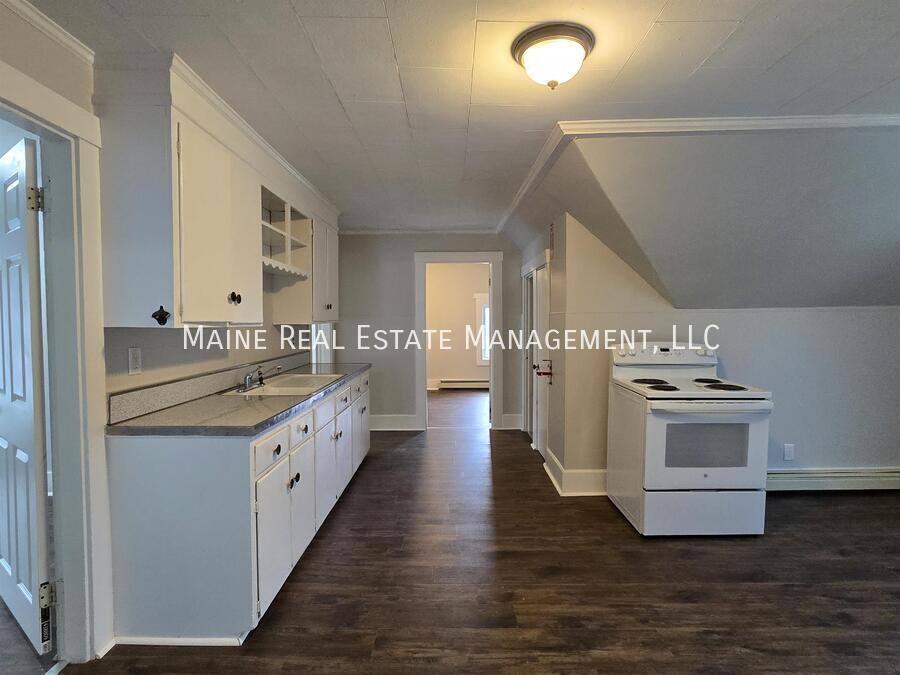 Apartment for rent at 139 Oak St #3, Lewiston, ME 04240