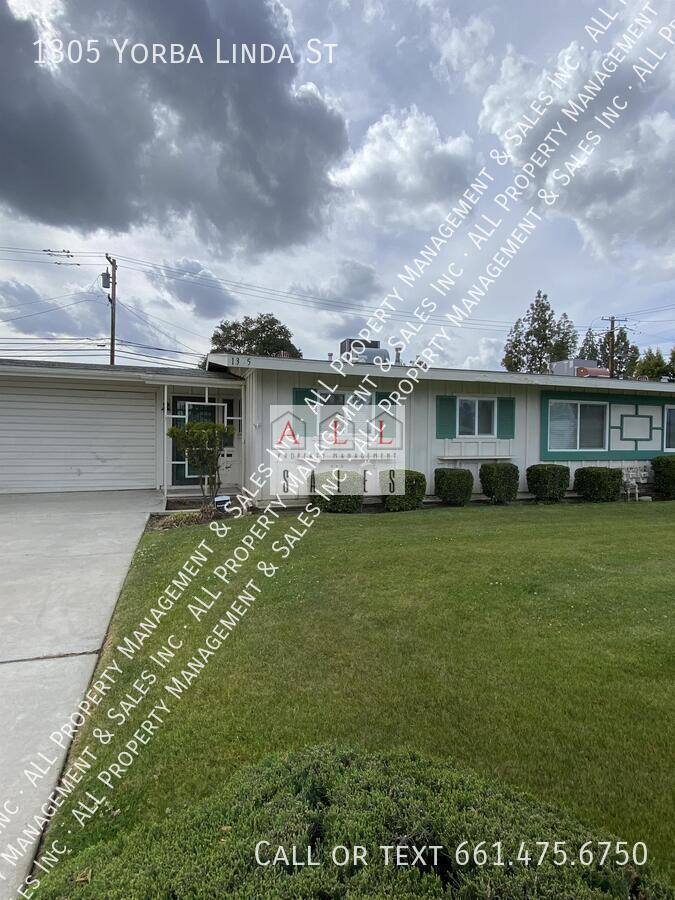 Condo for rent at 1305 Yorba Linda St, Bakersfield, CA 93309