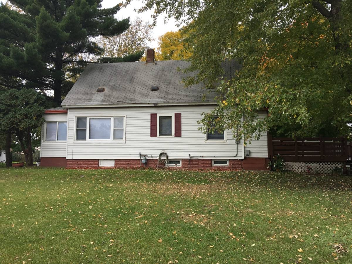 House for rent at 1391 Minnehaha Ave E, Saint Paul, MN 55106