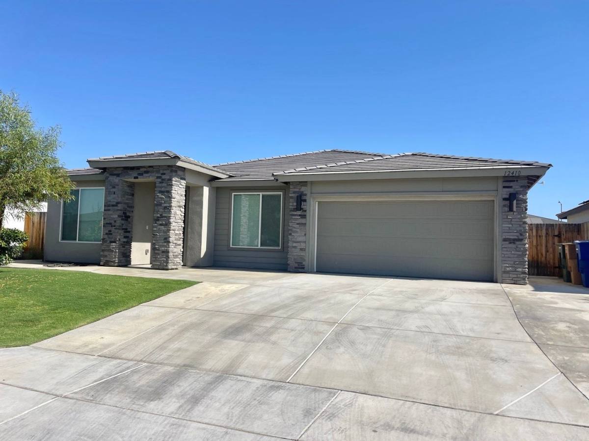 House for rent at 12410 Piano Dr, Bakersfield, CA 93311