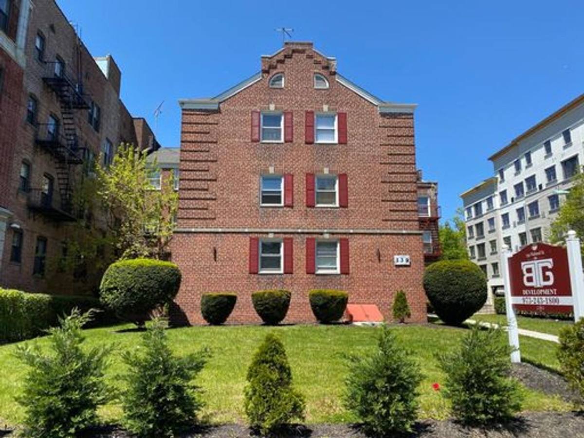 Apartment for rent at 139 Halsted St, East Orange, NJ 07018