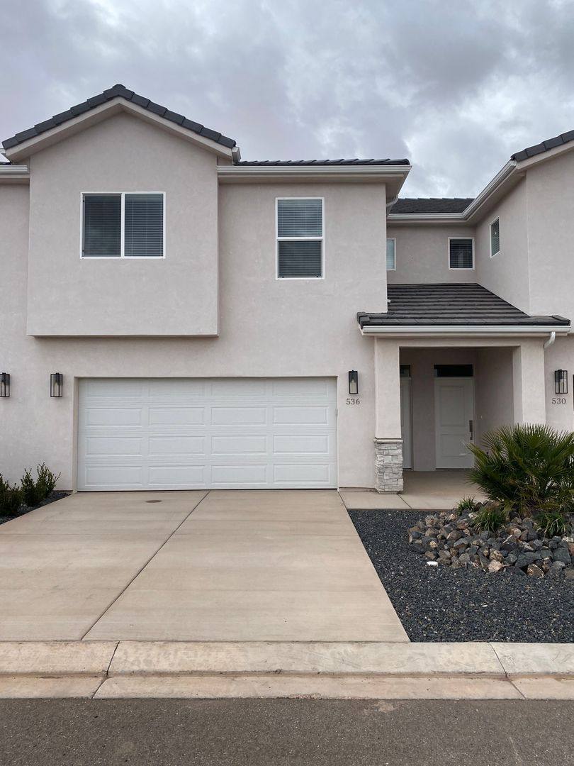 Townhouse for rent at 522 E Goldline Dr, Washington, UT 84780
