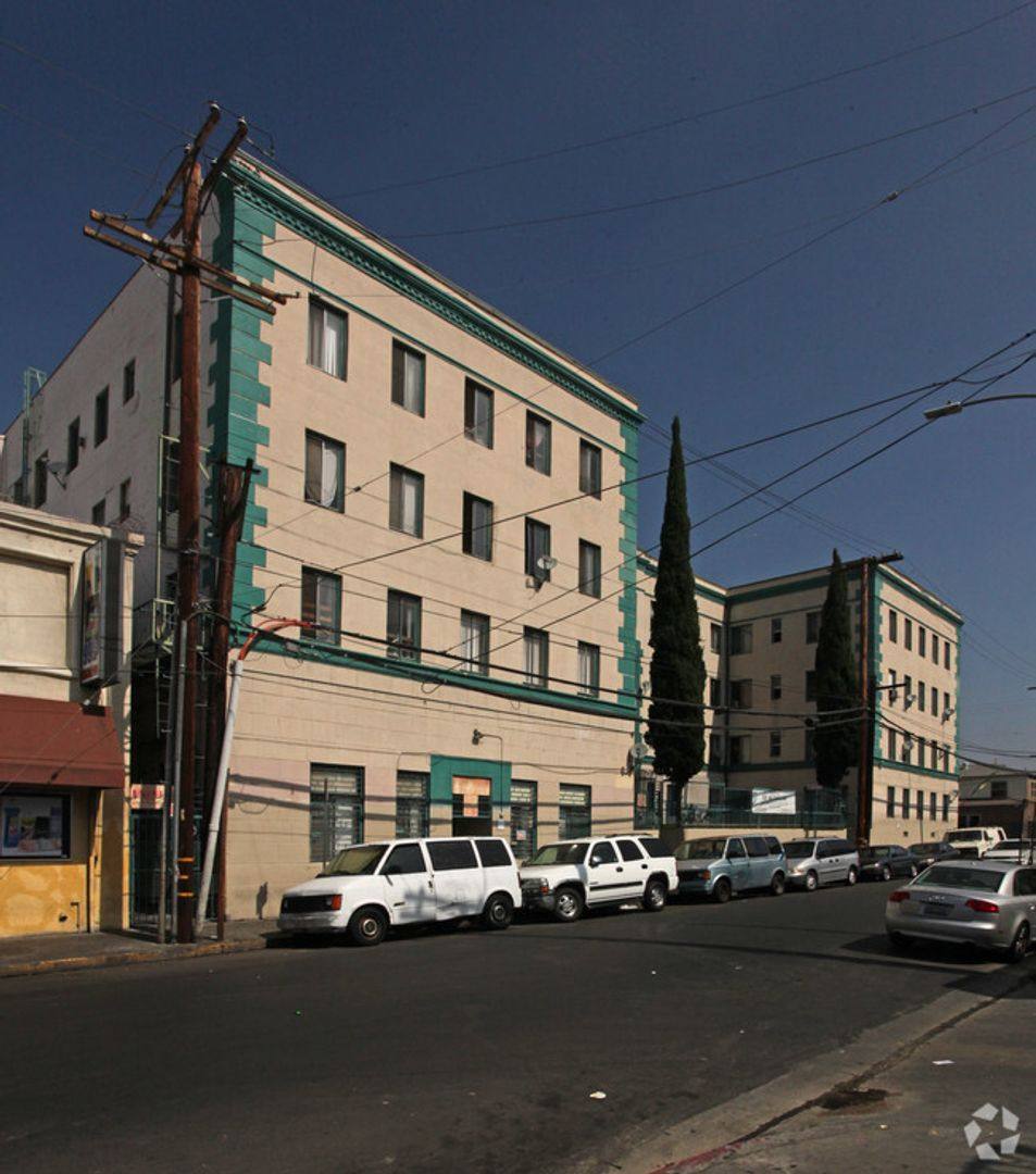 Apartment for rent at 501 S Burlington Ave, Los Angeles, CA 90057