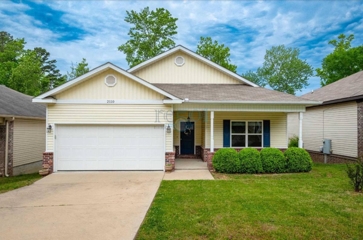 House for rent at 2110 Nichols Rd, Little Rock, AR 72205