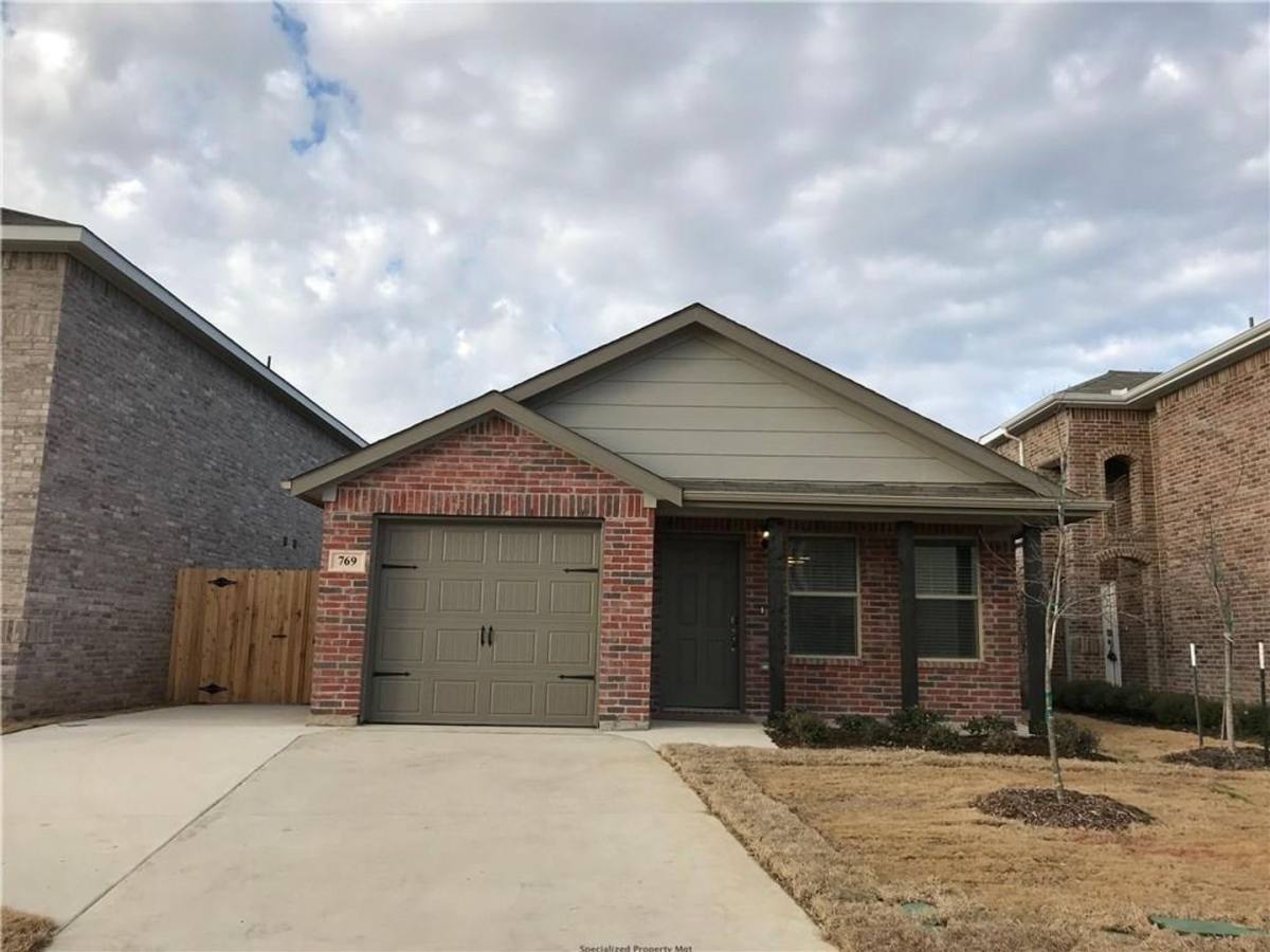 House for rent at 769 River Hill Lane, Fort Worth, TX 76114