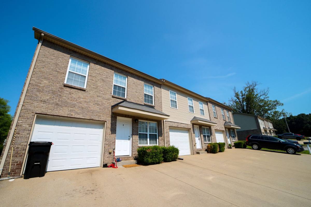 Apartment for rent at 106 Sango Place Villas Dr, Clarksville, TN 37043